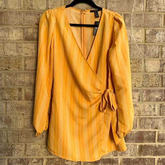 NWT FOREVER 21 STRIPED WRAP ROMPER - Picture 3 of 9